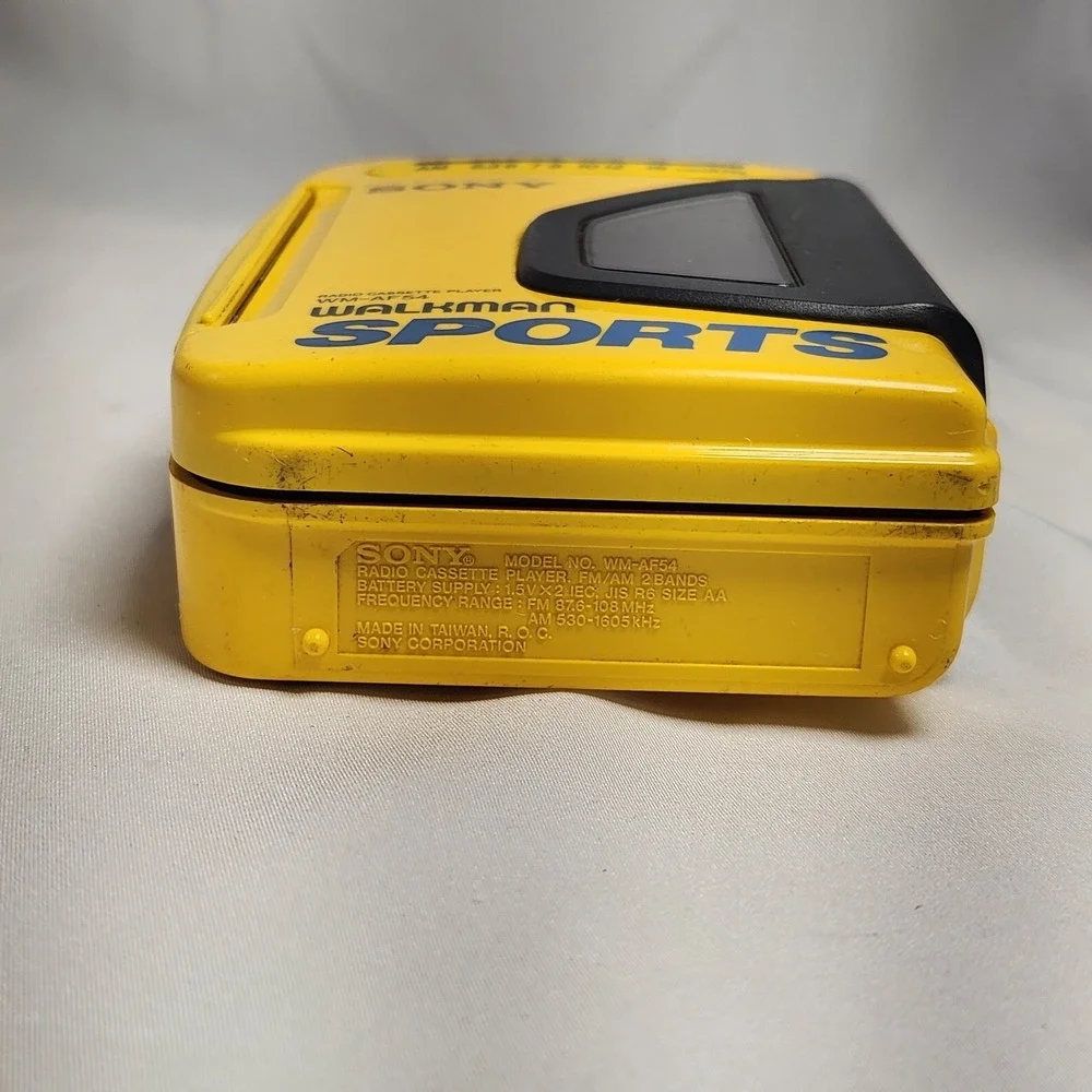 SONY Walkman Sports Audio Cassette fm/am Radio WM-AF54 yellow‎ Tested-Works READ